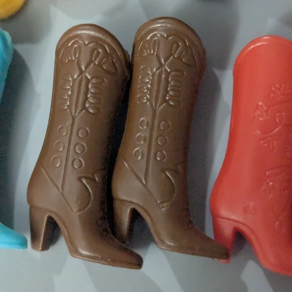 Lot of 5 Vintage Barbie shoes Red Cowboy Boots & Chunky Hiking Yellow Brown - Picture 5 of 6